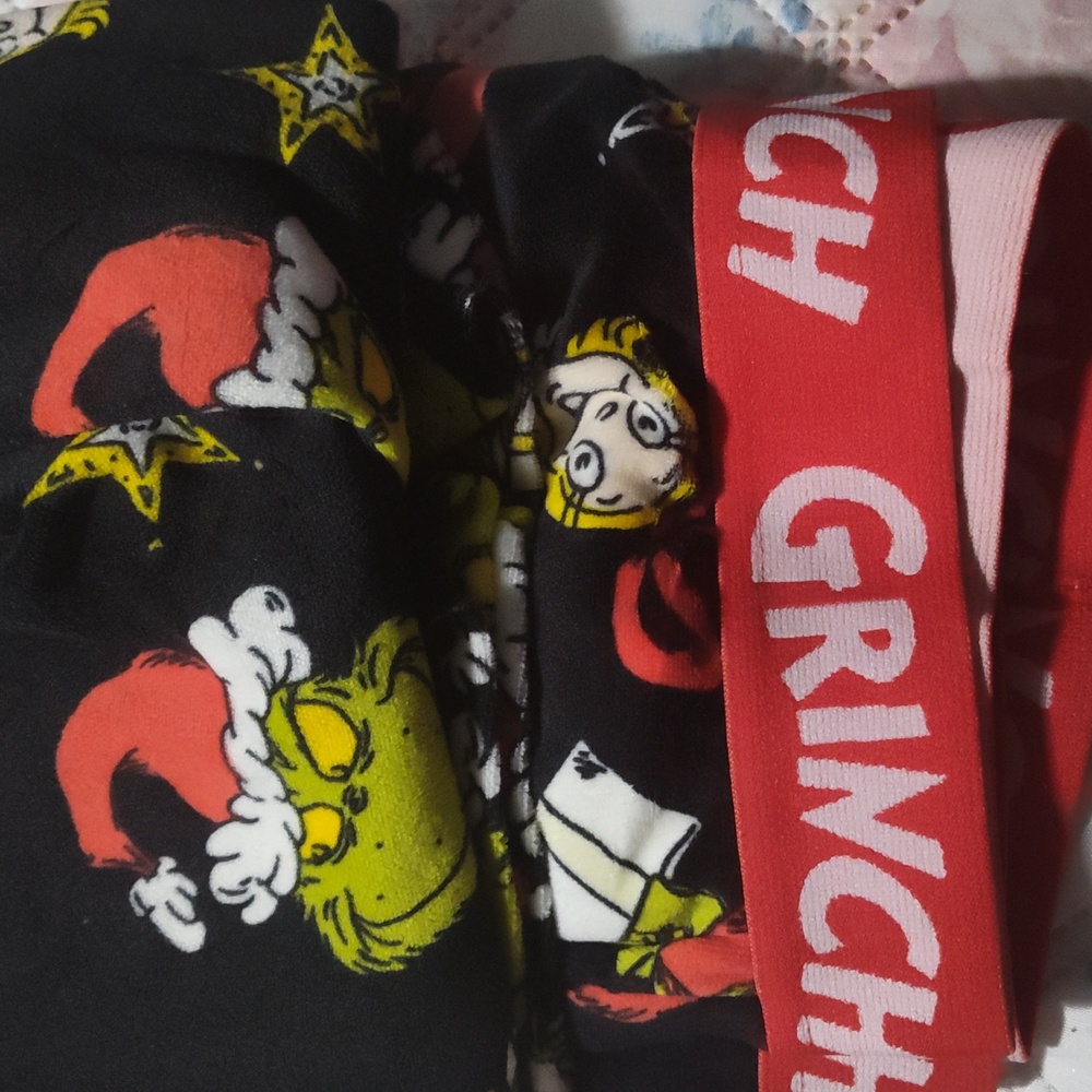 The Grinch Women's Black Sleep Pants - Picture 4 of 6